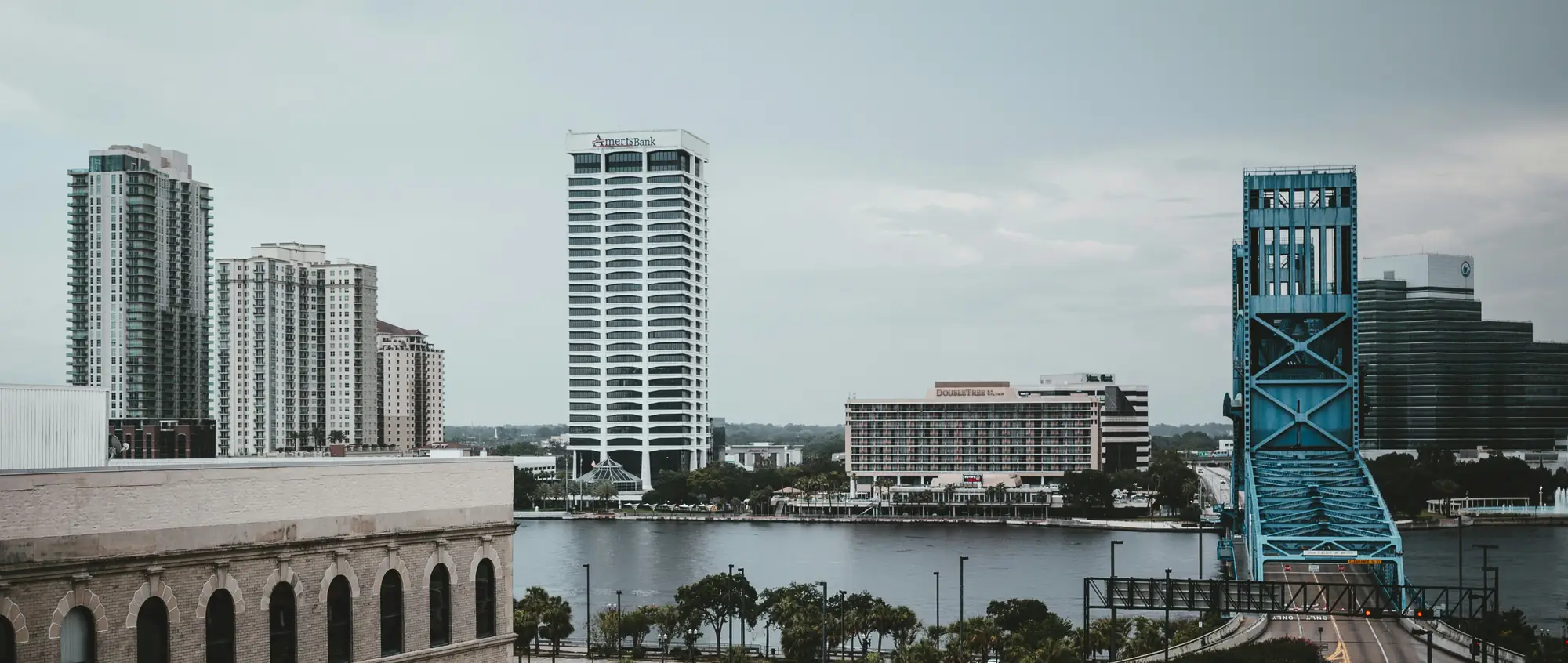 Downtown Jacksonville, Florida: the St. Johns River and the Main Street Bridge.